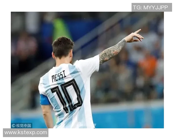 欧冠蓝白色球星：风采耀世的足球传奇